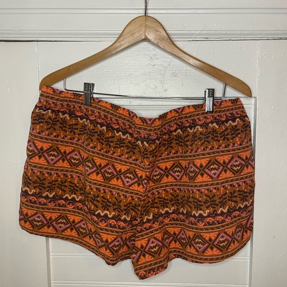 Patterned Brown and Orange Womens Patagonia Shorts - Picture 4 of 6